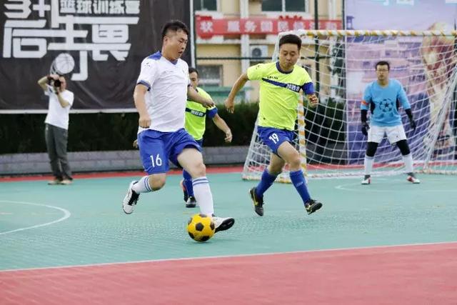 新一期FIFA排名：国足排名上升两位至第90